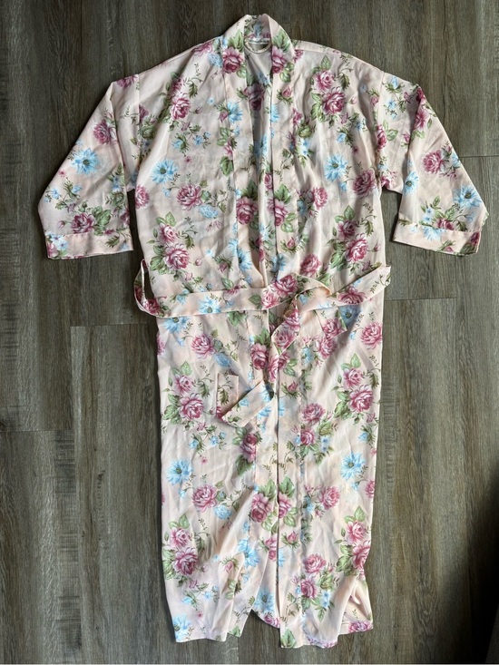 Victoria's Secret Other - Vintage Victoria’s Secret Floral Robe - size Medium
